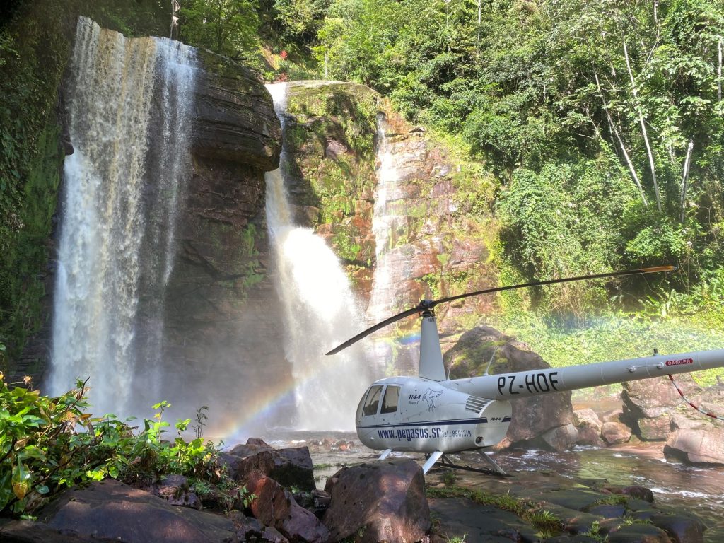 Vuelo en helicóptero sobre (Surinam)