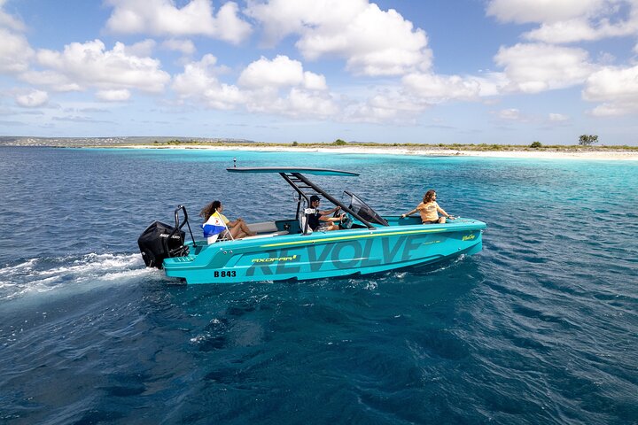 Speedboot met watersport activiteiten (Bonaire)