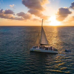 Sunset Cruise met een Latin Twist! (Aruba)
