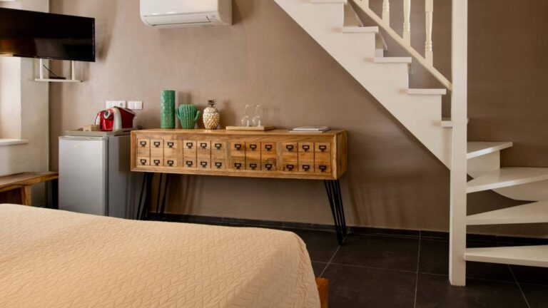 Standard-Kitchenette-1