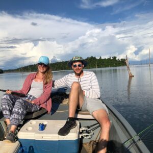 Excursión de pesca en la desembocadura del río Surinam