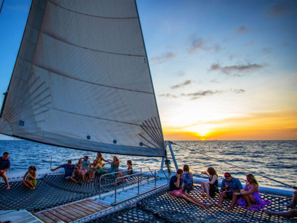 Zeilen met zonsondergang (Curaçao)