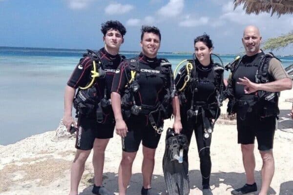 PADI Scuba Diving for Untrained Divers (Aruba) - Image 3