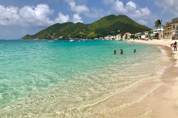 Avoid the crowds at Grandcase beach (Sint Maarten) - Image 3