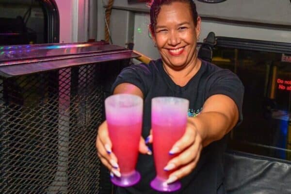 Vida nocturna y bares con el Party Bus (Aruba) - Imagen 3