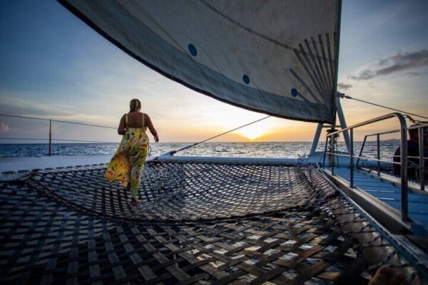 Paseo en velero al atardecer con bebidas y aperitivos premium (Curazao) - Imagen 5