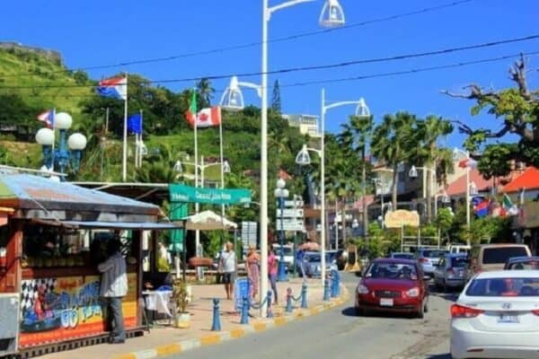 Sightseeing and Beach Tour in St. Maarten (St. Maarten) - Image 4