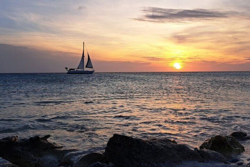 100% Privé Zonsondergang Zeiltocht op het Ruimtelijkste Jacht (Bonaire)