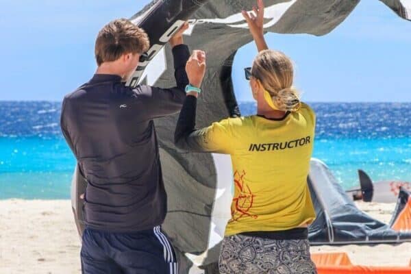 Aventura privada de kitesurf de 2 horas (Bonaire) - Imagen 2