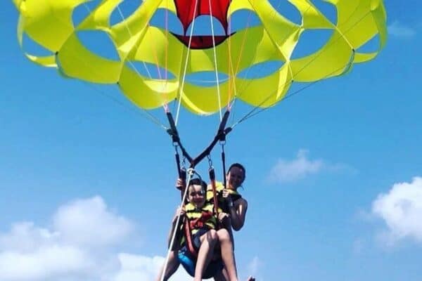 Parasailing with unparalleled views (Aruba) - Image 3