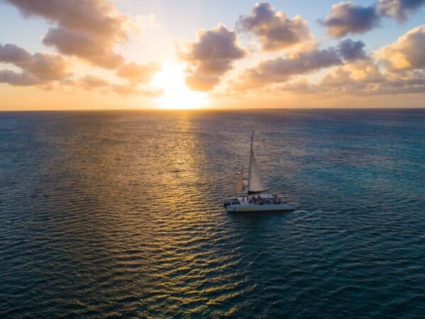 Paseo en velero al atardecer con aperitivos y cócteles (Aruba) - Imagen 3