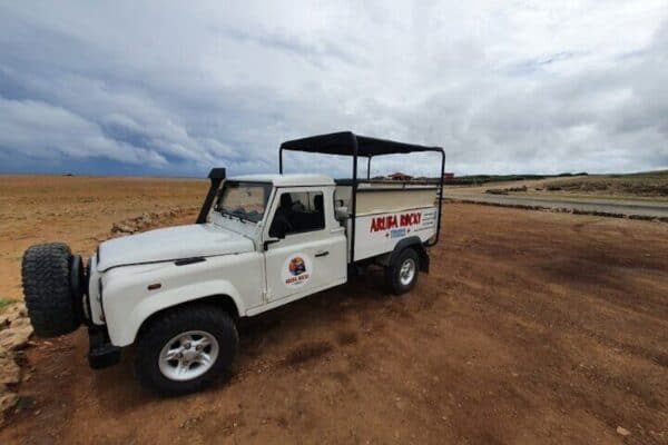 Safari privado en jeep a la piscina natural, cuevas indias y playa para bebés con esnórquel (Aruba) - Imagen 4