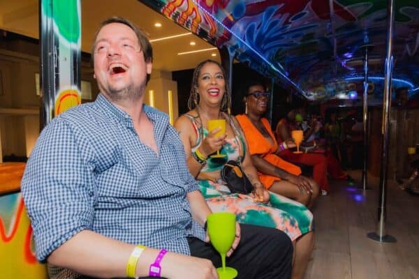 Ir de bar en bar con Party Bus y DJ (Aruba) - Imagen 5