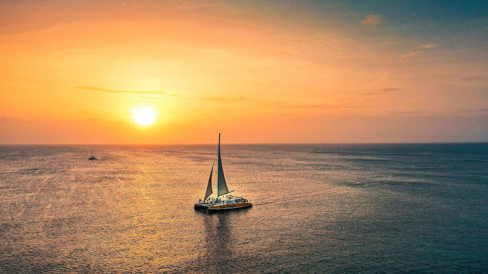 Palm Pleasure Zonsondergang Cruise met Open Bar & Snacks (Aruba)