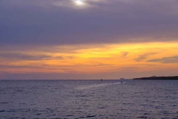 Paseo en barco al atardecer con aperitivos y bebidas (Curazao) - Imagen 4