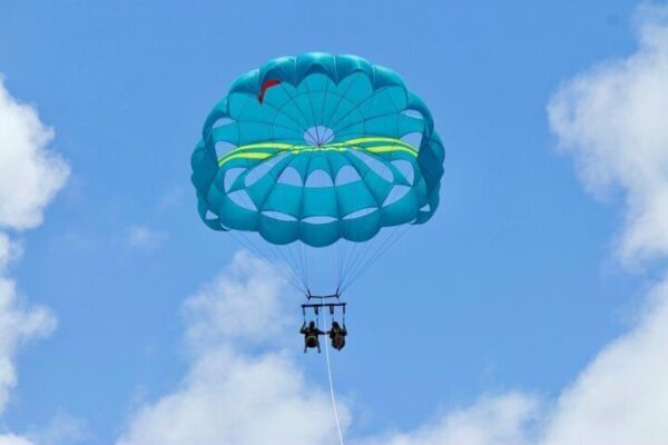 Parasailing with unparalleled views (Aruba) - Image 4