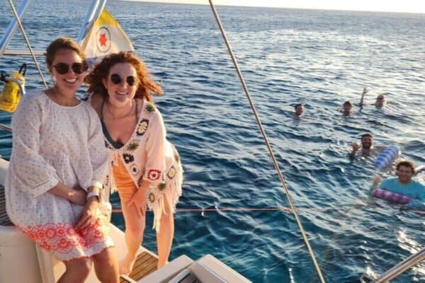 100% Privé Zonsondergang Zeiltocht op het Ruimtelijkste Jacht (Bonaire) - Afbeelding 3