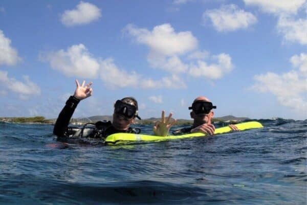2-Tank Guided Dive for Certified Divers (Aruba) - Image 3