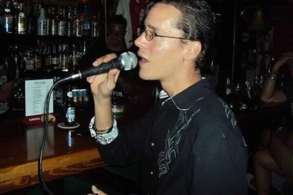 Zaterdagavond Karaoke & Bar Hops (Curaçao) - Afbeelding 5