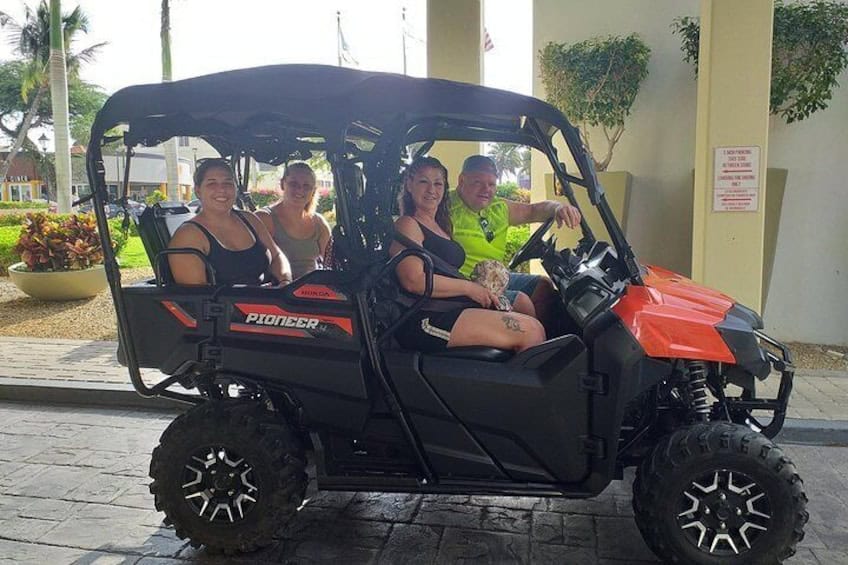 UTV Huur: 4-Persoons Avontuur Explorer (Aruba)