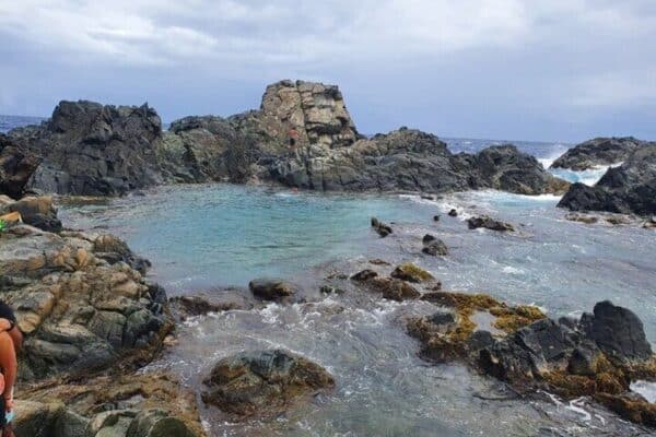 Cuevas indias y playa para bebés con esnórquel (Aruba)