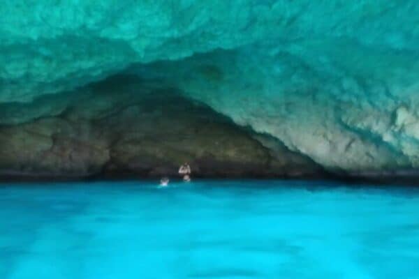 Excursión a la Habitación Azul y a las playas en lancha rápida (Curazao) - Imagen 3