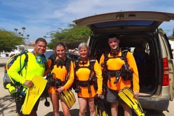 Small Group Scuba Diving for Uncertified Divers (Aruba) - Image 4