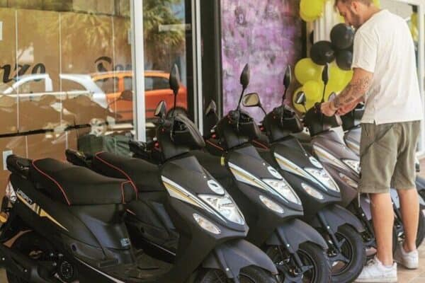 Rent a Scooter on Bonaire (Bonaire) - Image 5