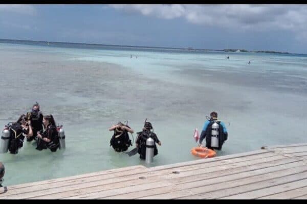 PADI Scuba Diving for Untrained Divers (Aruba) - Image 2