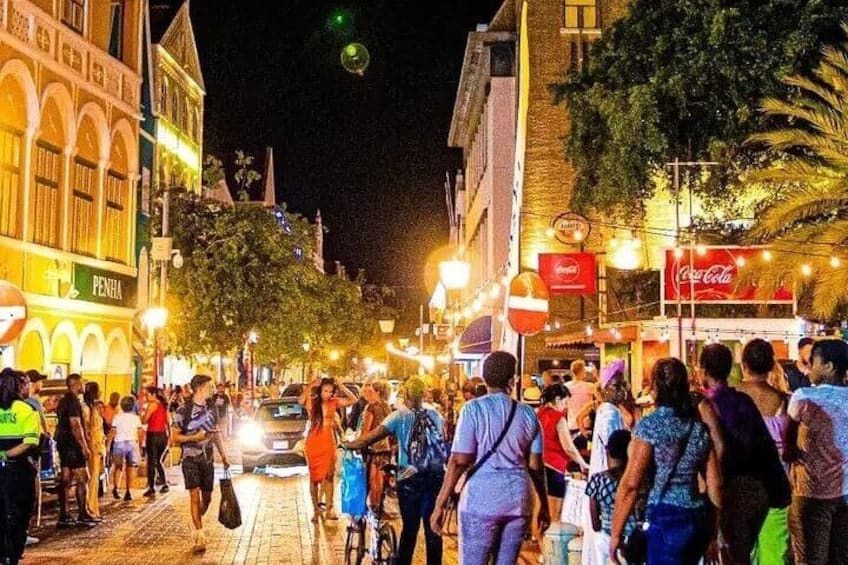 Nachtavontuur: Barhoppen & Borrelhapjes (Curaçao)