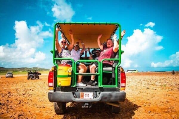 Grottenpool en Geheim Strand Safari Tour (Aruba)