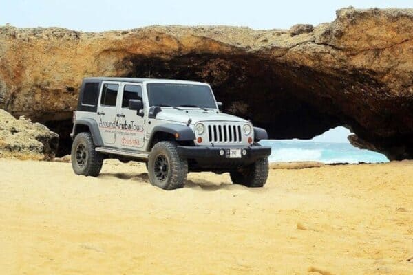Private Jeep Tour: Thrilling Sights and Panoramic Views (Aruba)