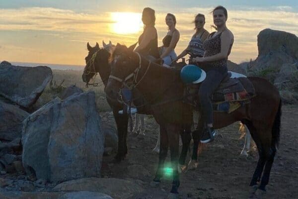 Paardrijden 2 uur: Zonsondergang, Rotsformaties en Strandtocht (Aruba) - Afbeelding 3