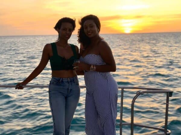 Sunset Sailing Trip with Delicious Snacks and Cocktails (Aruba) - Image 4
