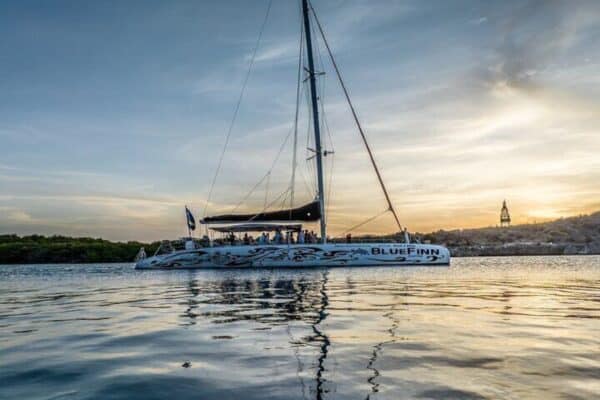Klein Curacao Zonnen onder Bord met Open Bar en BBQ (Curaçao) - Afbeelding 4