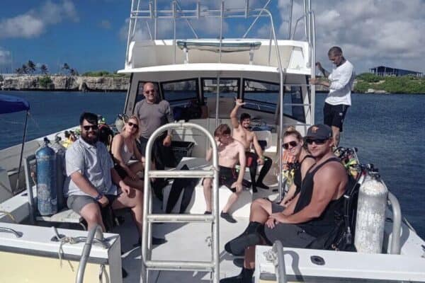 Boat Dive Shipwrecks / Aircraft / Reefs / 2 Tanks (Aruba) - Image 2