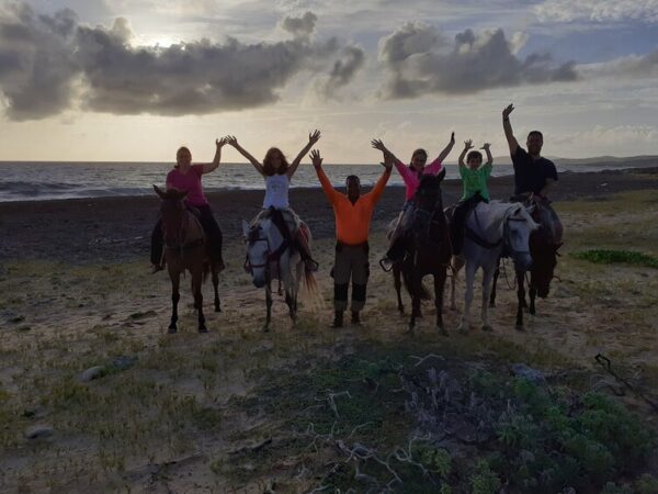 Paseo a caballo al atardecer en el Parque Nacional y en la playa (Aruba) - Imagen 3
