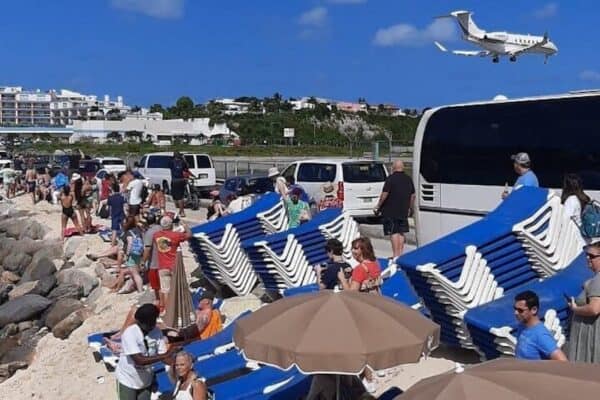 Extreme Jet Blast on Maho Beach (Sint Maarten) - Image 4