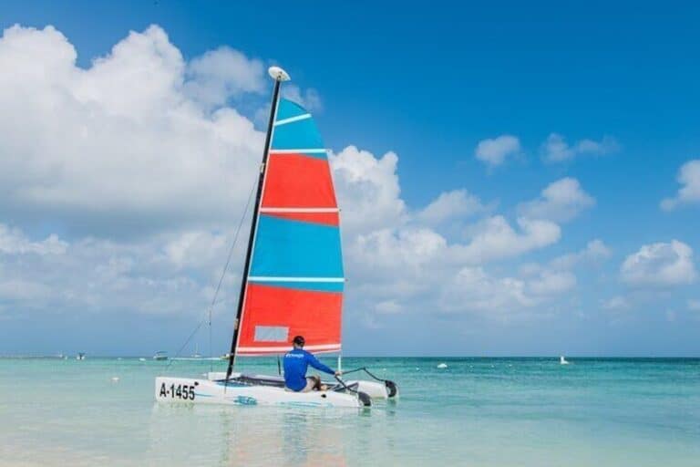 Alquiler de velero con opción de capitán o instructor (Aruba)