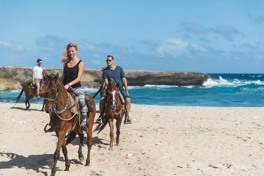 Paardrijden op Wariruri Beach (Aruba)