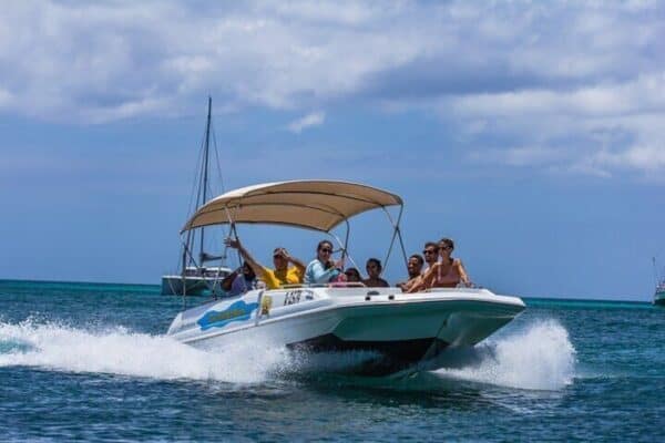 Private Boat Trip with Snorkeling (Aruba) - Image 3