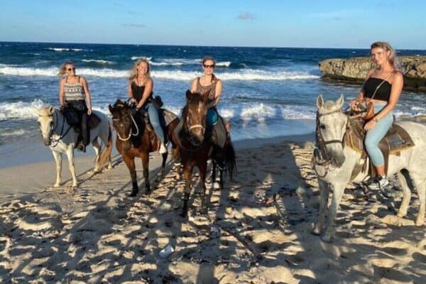 Paseo privado a caballo al atardecer (Aruba) - Imagen 2