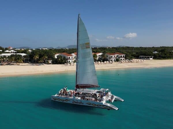 Lambada Zeiltocht naar Prickly Pear Cays met Lunch (Sint Maarten)