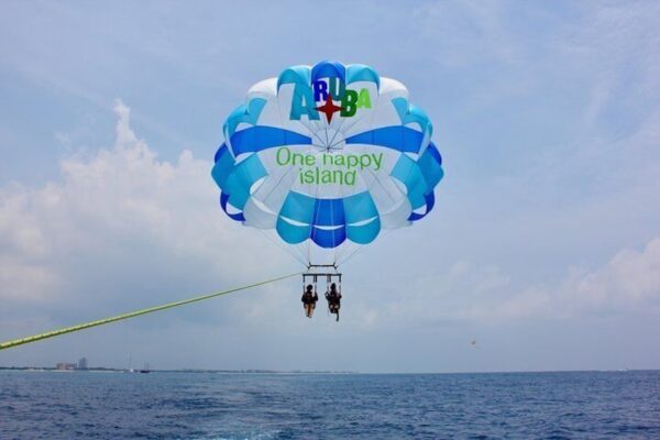 Parasailing with unparalleled views (Aruba) - Image 5