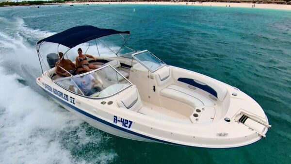 Private Caribbean Boat Trip with Snorkeling & Drinks (Aruba) - Image 5
