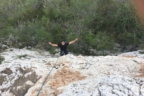 Tour de escalada de medio día en la Montaña de la Mesa (Curazao) - Imagen 4