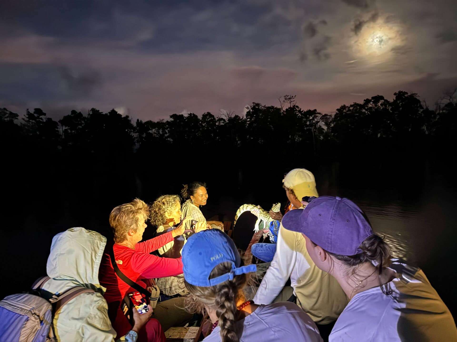 Wetland Swamptour – Mangrove & Matapica Beach (Long Route) (Suriname) - Image 7