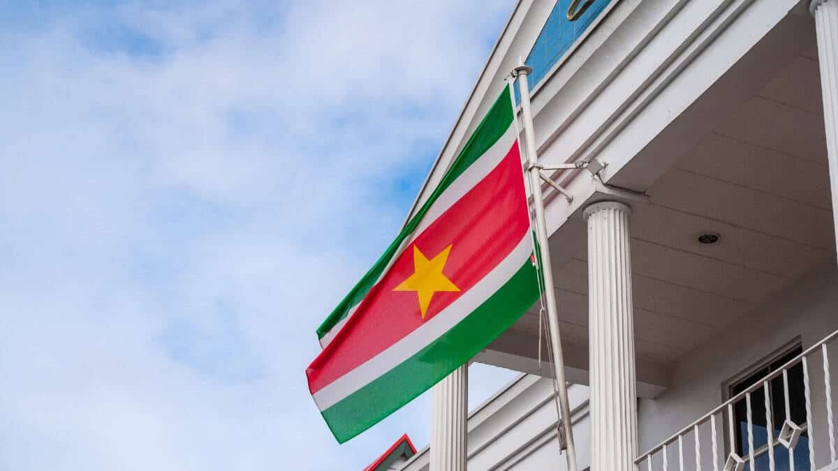 En Surinam de las olas