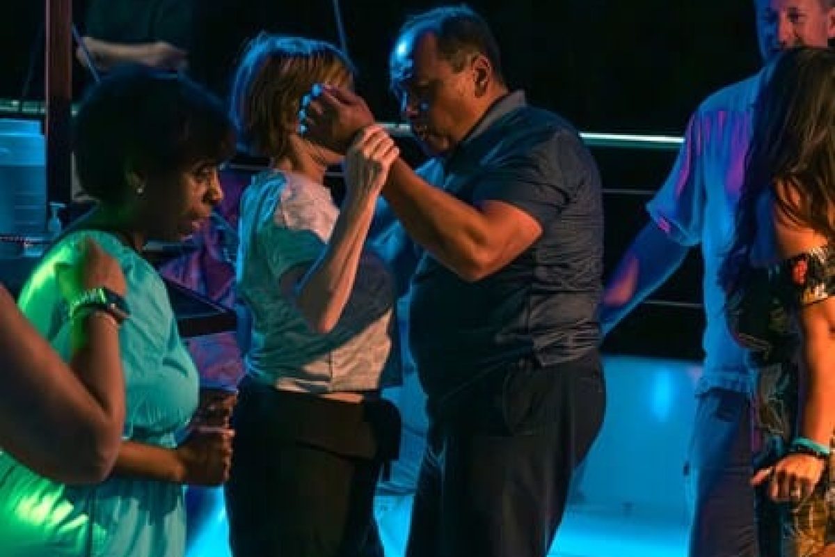 12082713-d229-4764-ac90-0135a1c29009