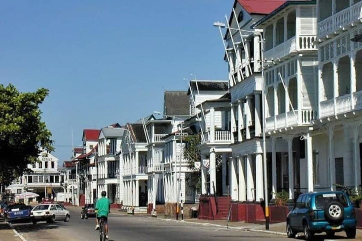 City tour Paramaribo (Suriname)